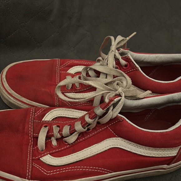 Red vans - Picture 2 of 3